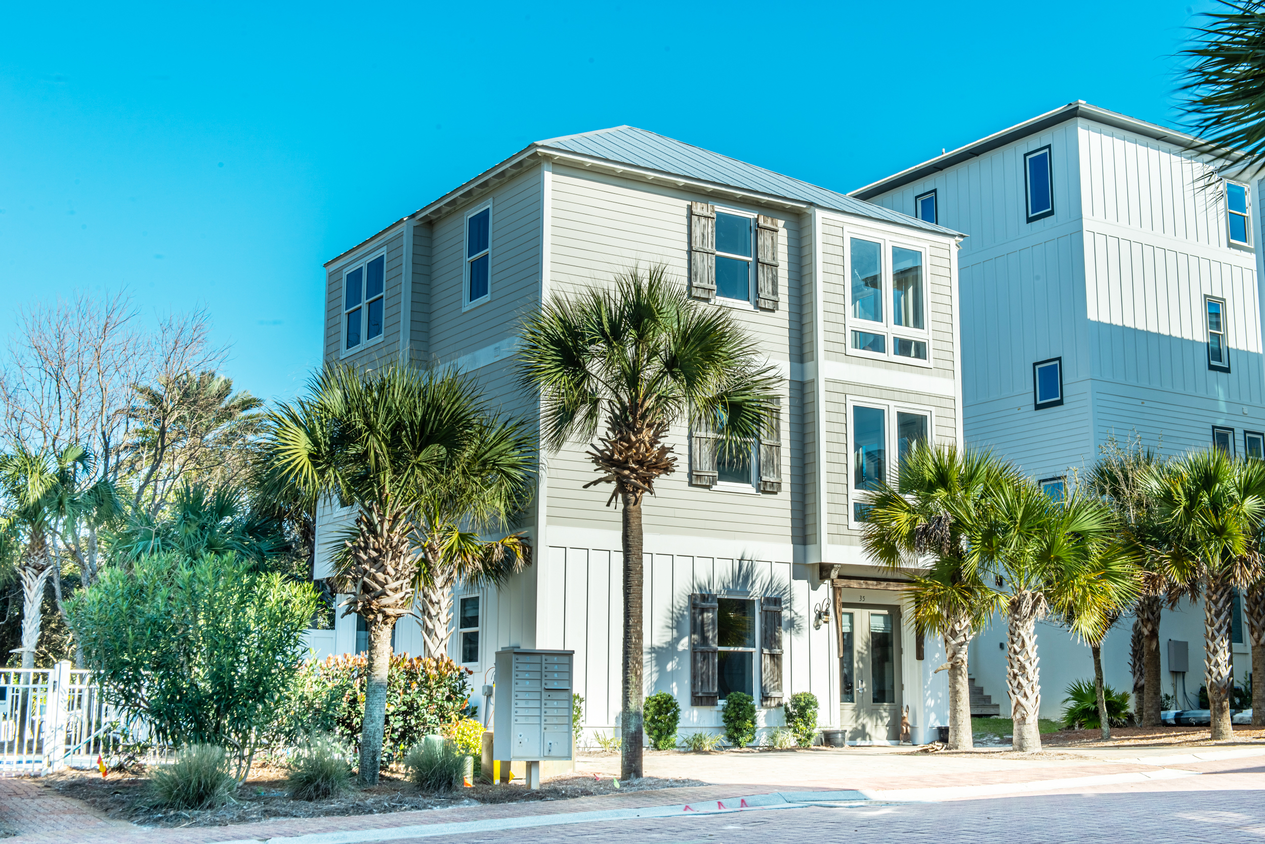 Steps to Gulf Inlet Beach Vacation Home Four Bedroom