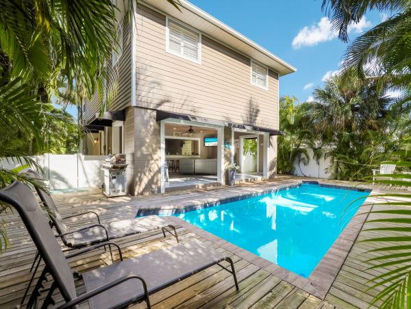 Posh North End Anna Maria Island Vacation Home Pool