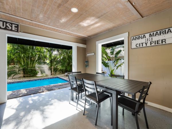 Posh North End Anna Maria Island Vacation Home Pool