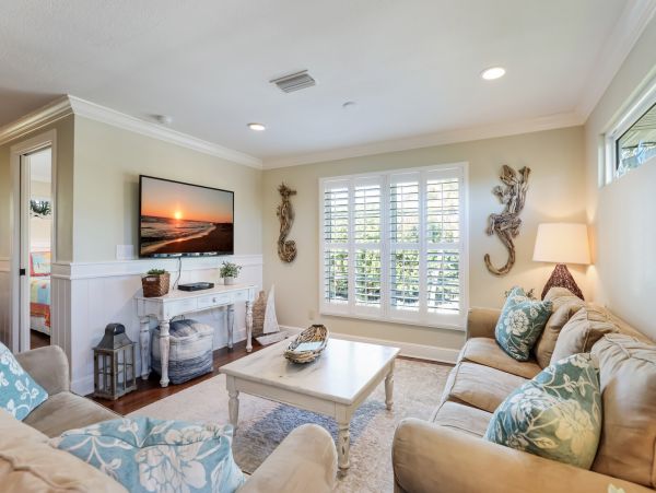 Posh North End Anna Maria Island Vacation Home Pool