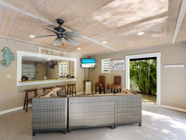 Posh North End Anna Maria Island Vacation Home Pool
