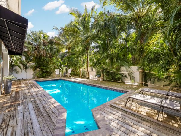 Posh North End Anna Maria Island Vacation Home Pool