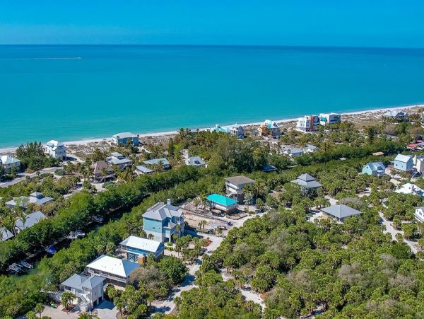 Placida 5 Bedroom Plus Den Villa Lovely Views