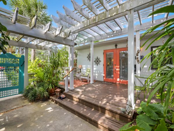 Steps From The Beaches Olde Anna Maria Charm