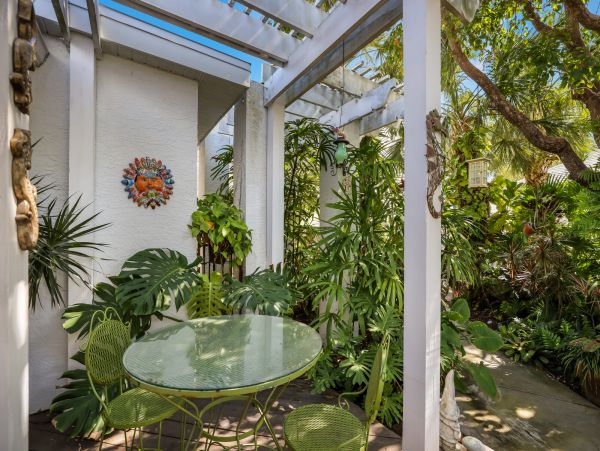 Steps From The Beaches Olde Anna Maria Charm