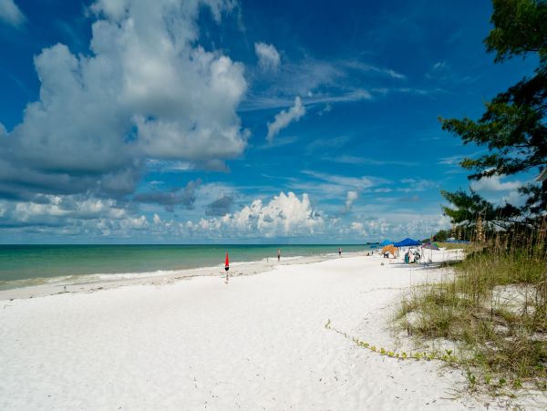 Anna Maria Island Holmes Beach Home 988872