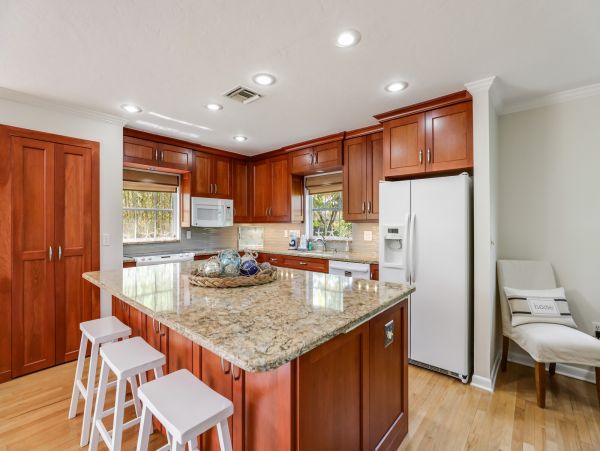 Short Walk to Beach Anna Maria Island Vacation Home Sleeps 8