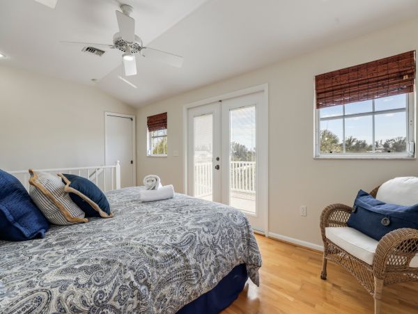 Short Walk to Beach Anna Maria Island Vacation Home Sleeps 8