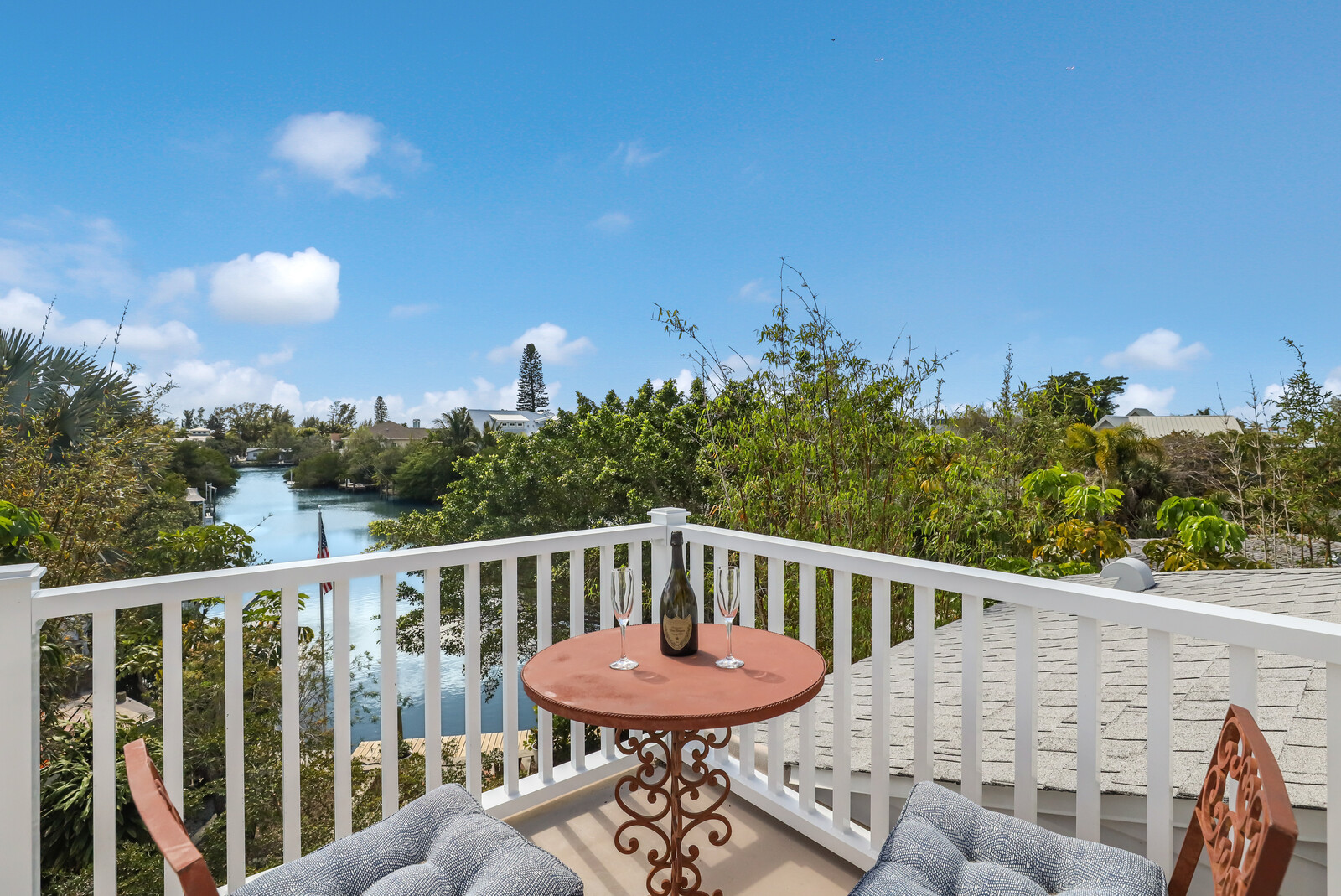 Short Walk to Beach Anna Maria Island Vacation Home Sleeps 8