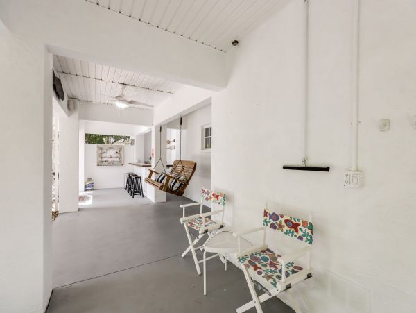 Short Walk to Beach Anna Maria Island Vacation Home Sleeps 8