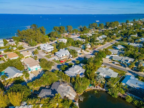 Short Walk to Beach Anna Maria Island Vacation Home Sleeps 8