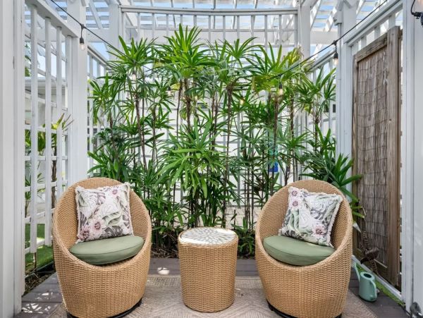 Holmes Beach Vacation Rental - 1-Bedroom Florida Cottage with Garden Patio & Gym