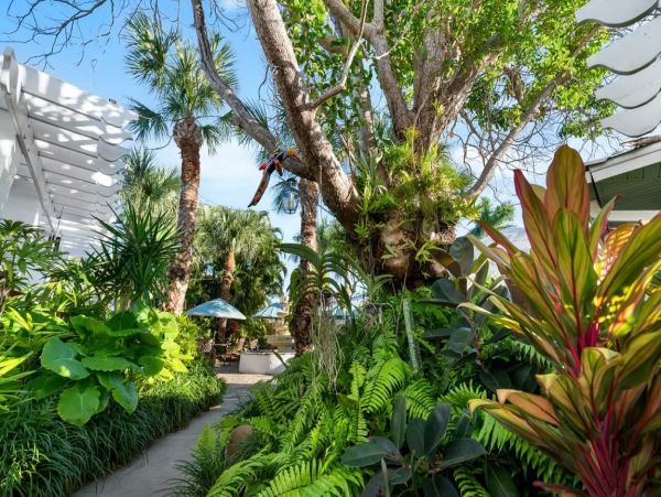 Holmes Beach Vacation Rental - 1-Bedroom Florida Cottage with Garden Patio & Gym