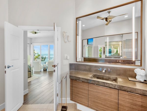Luxury Anna Maria Island Bayfront Vacation Home - 5-Bedroom Villa with Pool, Dock & Guest Suite