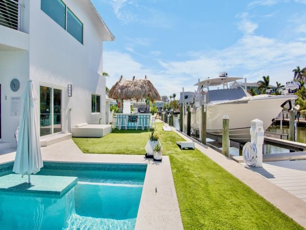 Luxury Anna Maria Island Bayfront Vacation Home - 5-Bedroom Villa with Pool, Dock & Guest Suite