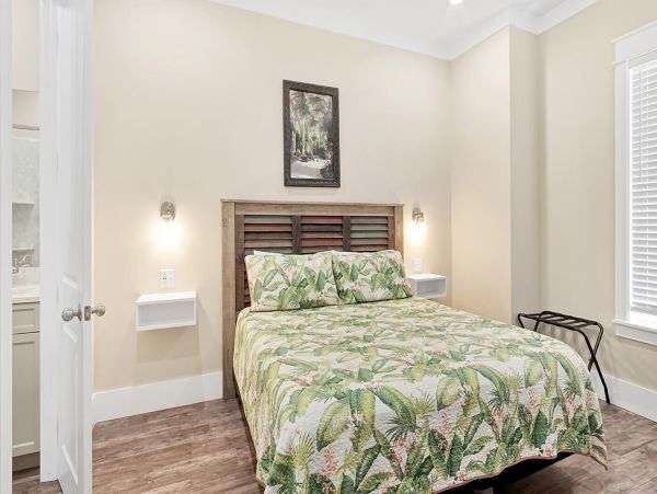 Beachfront Oasis - Panama City Beach Luxurious Family Retreat Pool and Gulf Views
