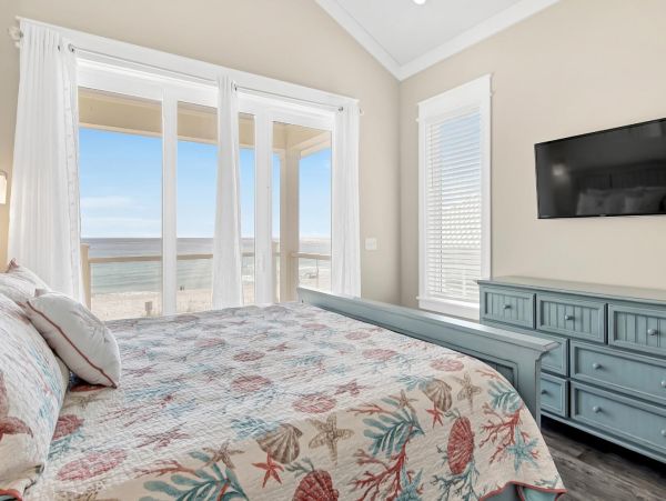 Beachfront Oasis - Panama City Beach Luxurious Family Retreat Pool and Gulf Views