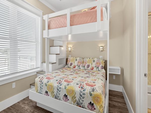 Beachfront Oasis - Panama City Beach Luxurious Family Retreat Pool and Gulf Views