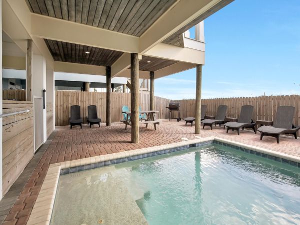 Beachfront Oasis - Panama City Beach Luxurious Family Retreat Pool and Gulf Views