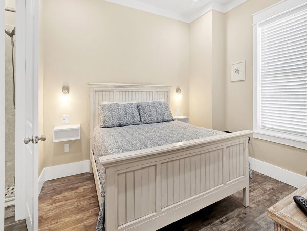Beachfront Oasis - Panama City Beach Luxurious Family Retreat Pool and Gulf Views