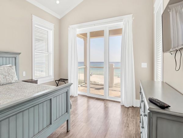 Beachfront Oasis - Panama City Beach Luxurious Family Retreat Pool and Gulf Views