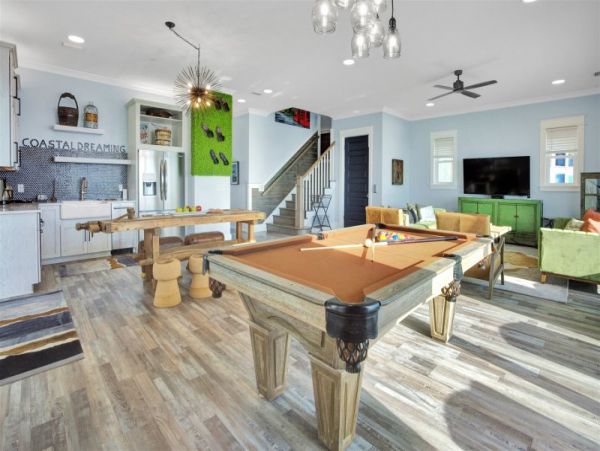 https://s3.us-east-2.amazonaws.com/emerald-kite-photos/989055/larger/1183089/vacation-rental-thumb.jpg