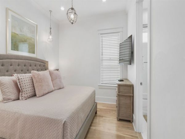 Modern Luxury Vacation Home Right on the Beach Sleeps 26