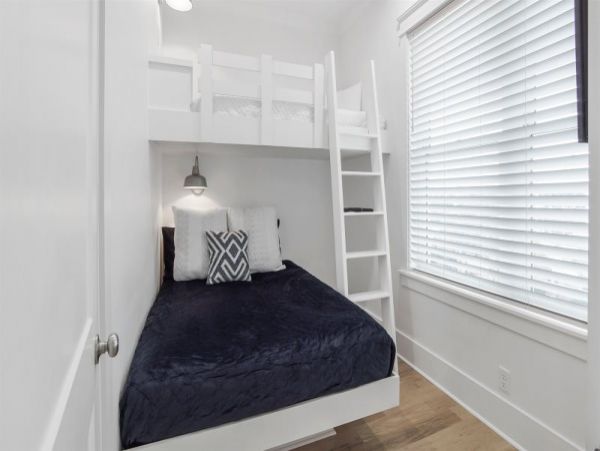 Modern Luxury Vacation Home Right on the Beach Sleeps 26