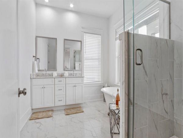 Modern Luxury Vacation Home Right on the Beach Sleeps 26