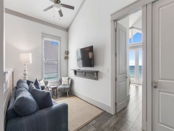 6 bedroom Oceanfront Paradise