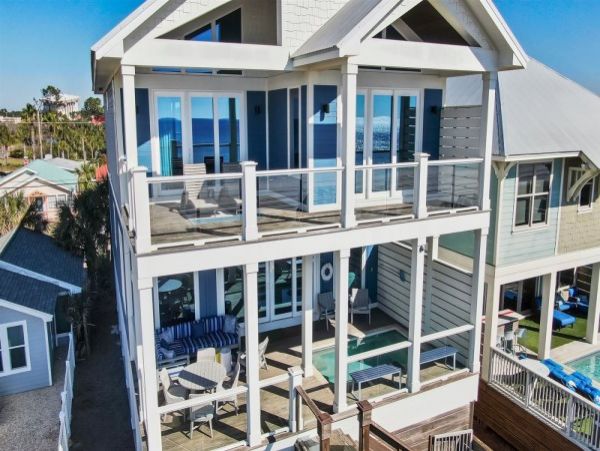 6 bedroom Oceanfront Paradise