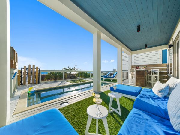 Luxury Beachfront Vacation Home in Panama City Beach - Emerald Kite Rentals