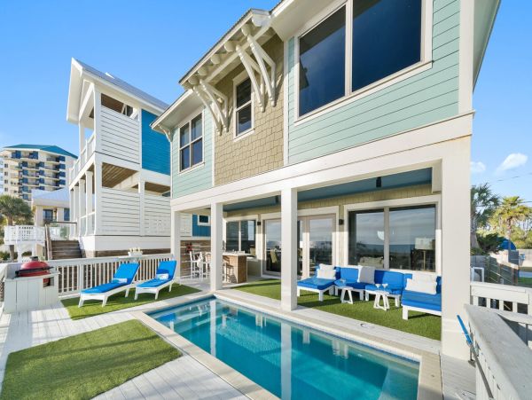 Luxury Beachfront Vacation Home in Panama City Beach - Emerald Kite Rentals