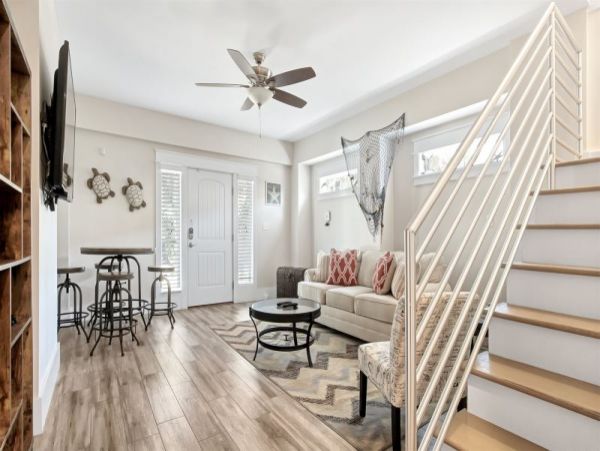 Oceanfront Vacation Home in Panama Beach Sleeps 22