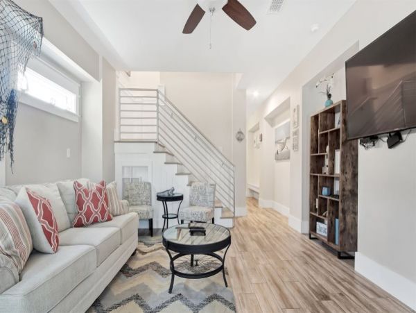 Oceanfront Vacation Home in Panama Beach Sleeps 22