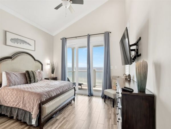 Oceanfront Vacation Home in Panama Beach Sleeps 22