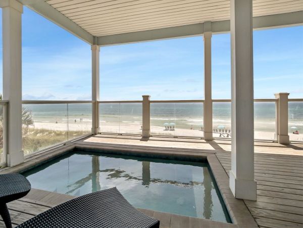 Oceanfront Vacation Home in Panama Beach Sleeps 22