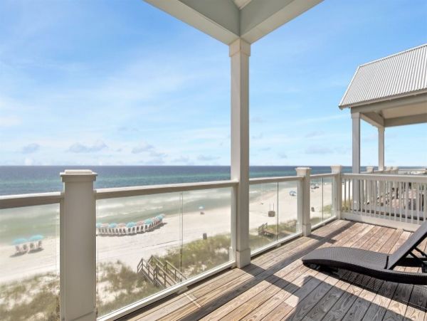 Oceanfront Vacation Home in Panama Beach Sleeps 22