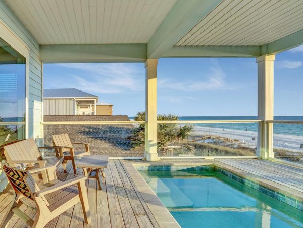 Oceanfront Vacation Home in Panama Beach Sleeps 22