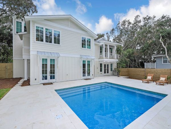 Dune Allen Plus Vacation Home + Carriage House 7 Bedrooms
