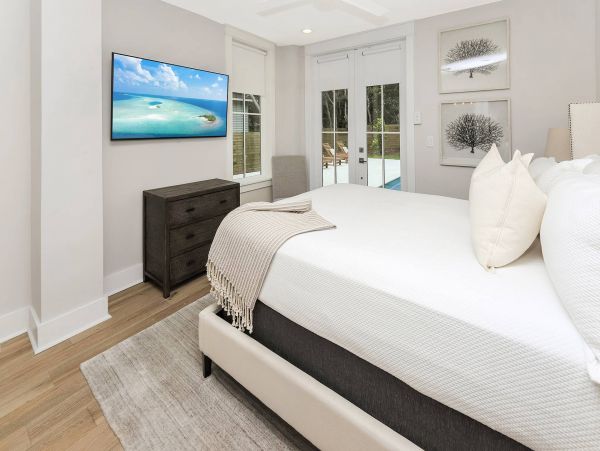 Dune Allen Plus Vacation Home + Carriage House 7 Bedrooms