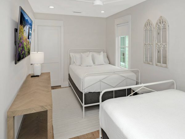 Dune Allen Plus Vacation Home + Carriage House 7 Bedrooms