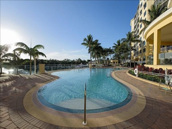 Posh Three-Bedroom Condominium in Naples Bay Views