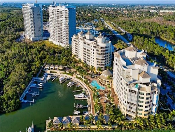 Posh Three-Bedroom Condominium in Naples Bay Views