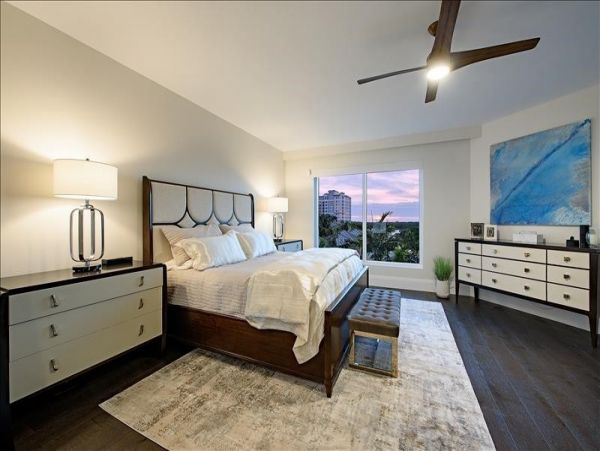 Posh Three-Bedroom Condominium in Naples Bay Views
