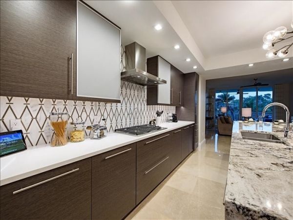 Posh Three-Bedroom Condominium in Naples Bay Views