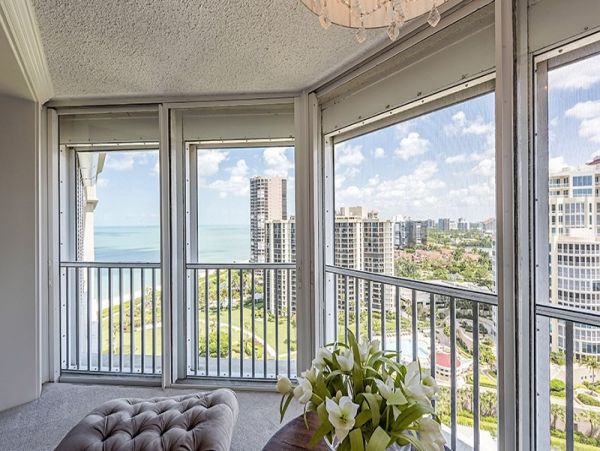 Beautiful Naples Vacation Condo with Communal Pool & Hot Tub