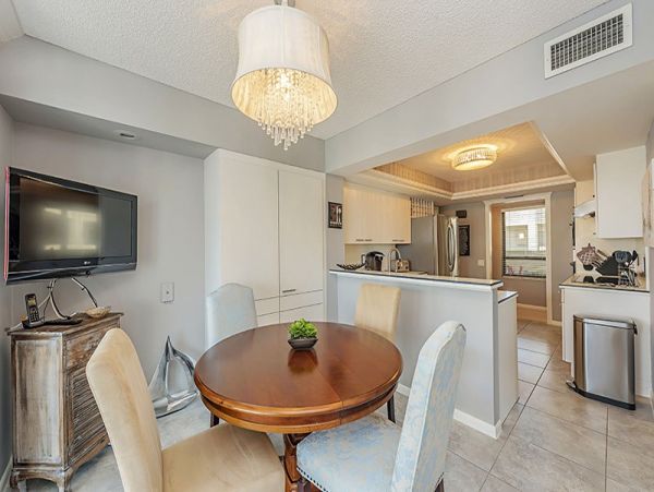 Beautiful Naples Vacation Condo with Communal Pool & Hot Tub