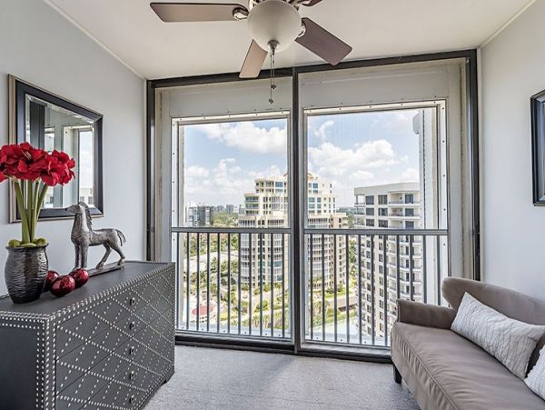 Beautiful Naples Vacation Condo with Communal Pool & Hot Tub