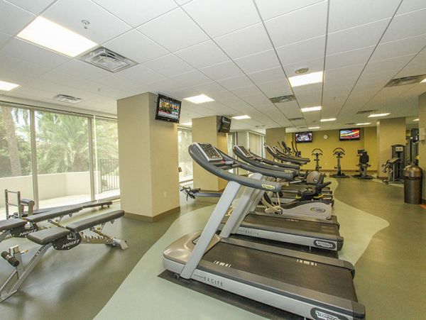 Beautiful Naples Vacation Condo with Communal Pool & Hot Tub